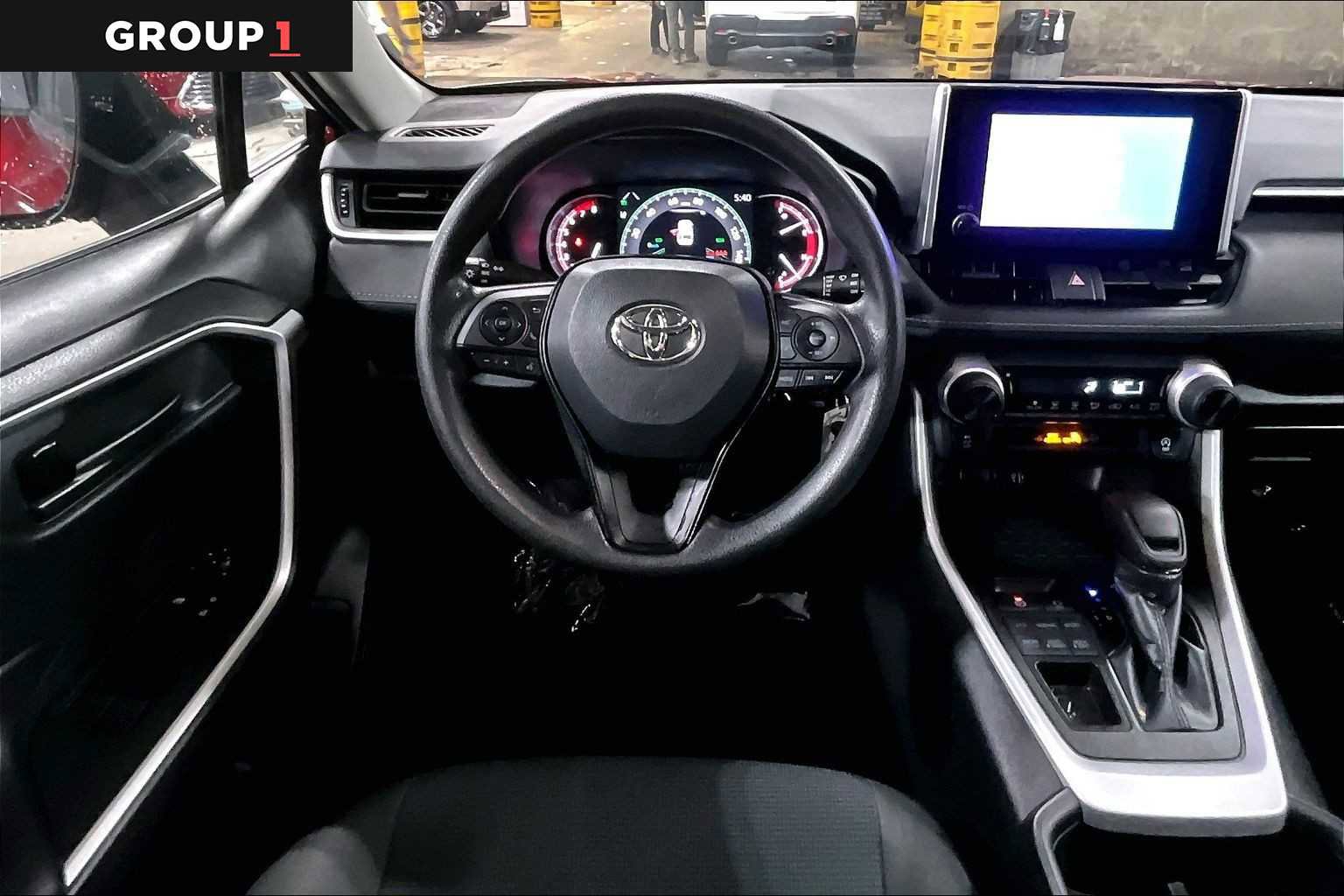 Used 2023 Toyota RAV4 LE AWD/4WD image 6