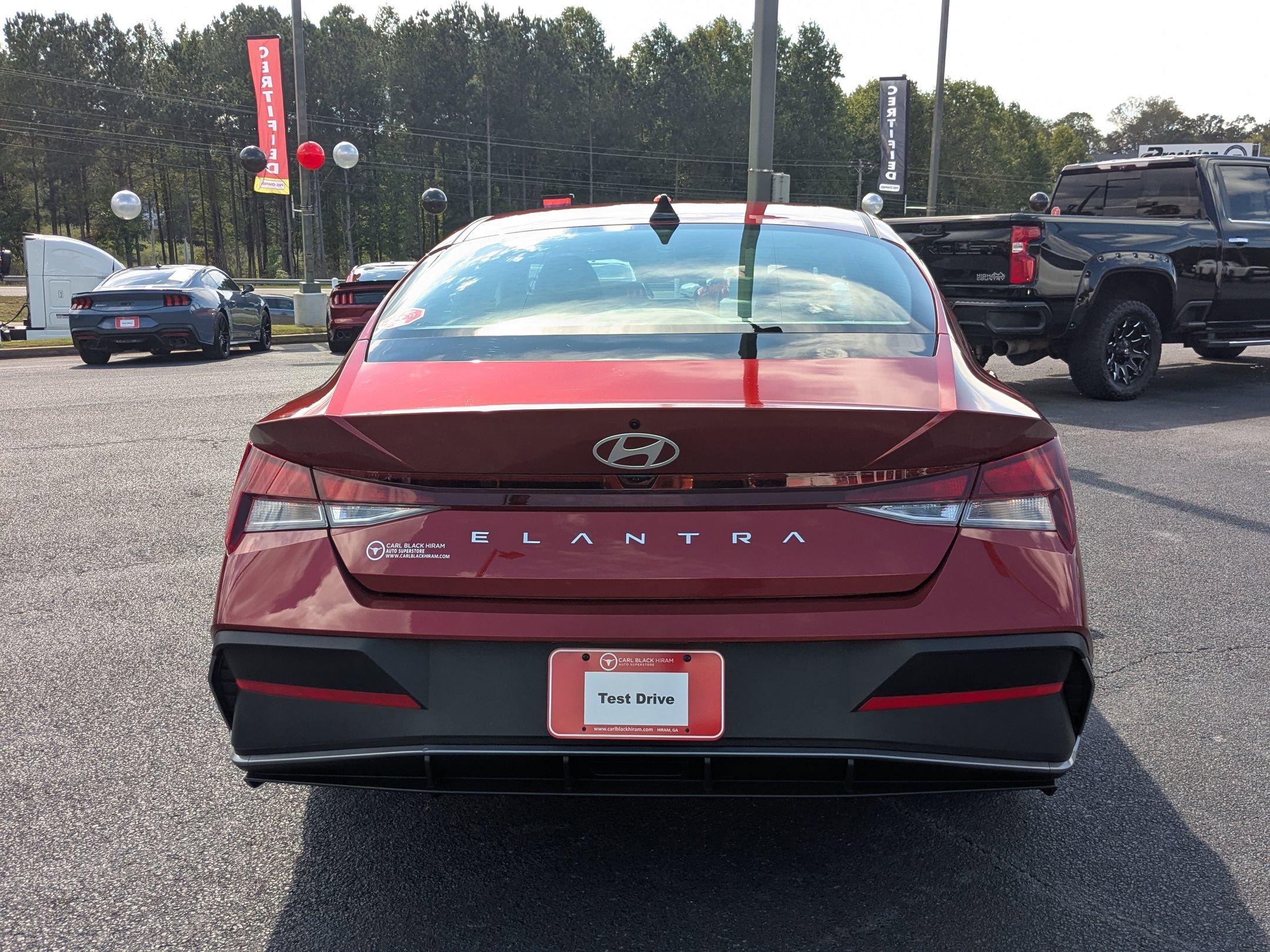 Used 2025 Hyundai Elantra SE image 6