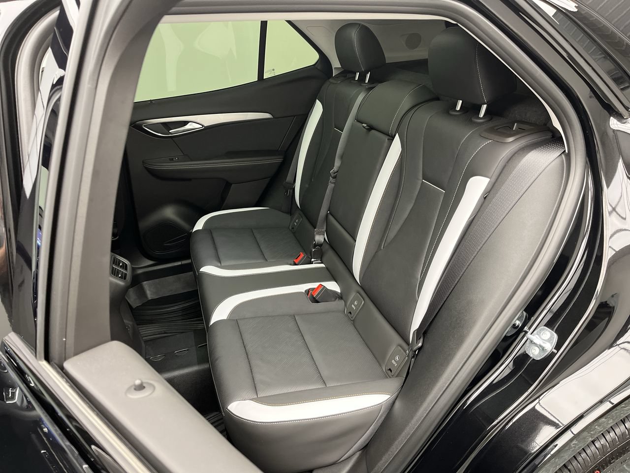 Used 2026 Buick Envision Sport Touring AWD/4WD image 12