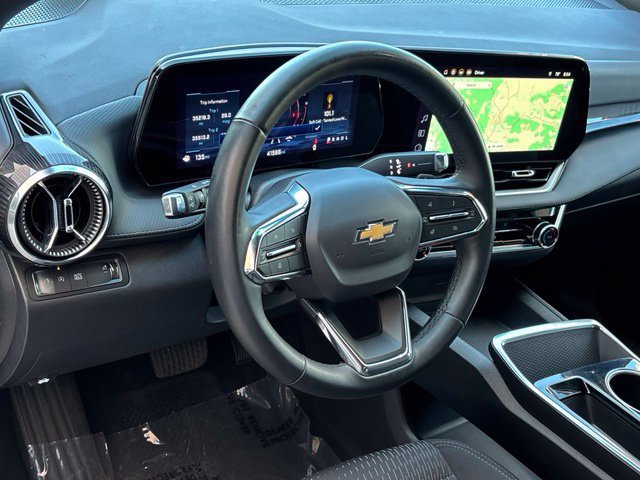Used 2025 Chevrolet Equinox LT FWD image 12