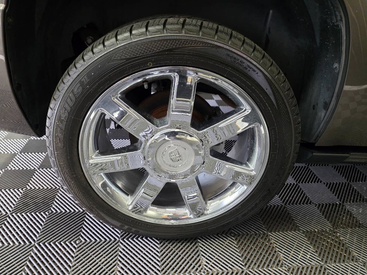 Used 2012 Cadillac Escalade Luxury RWD image 37