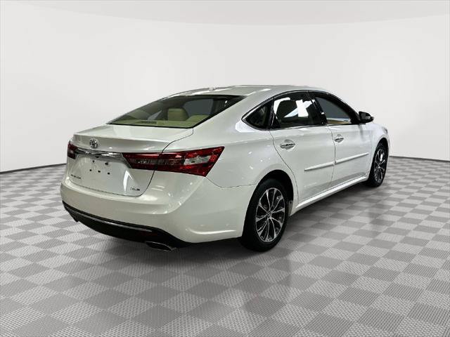 Used 2017 Toyota Avalon XLE w/ Protection Package FWD image 2
