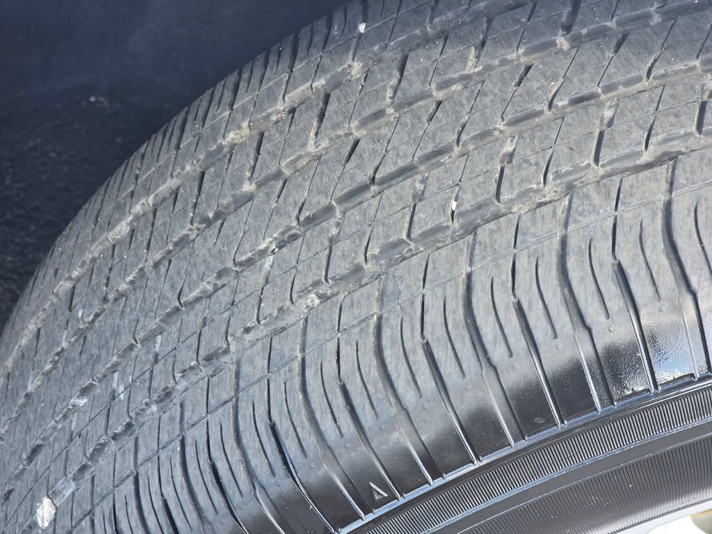 Used 2023 Chrysler Pacifica Touring-L FWD image 11