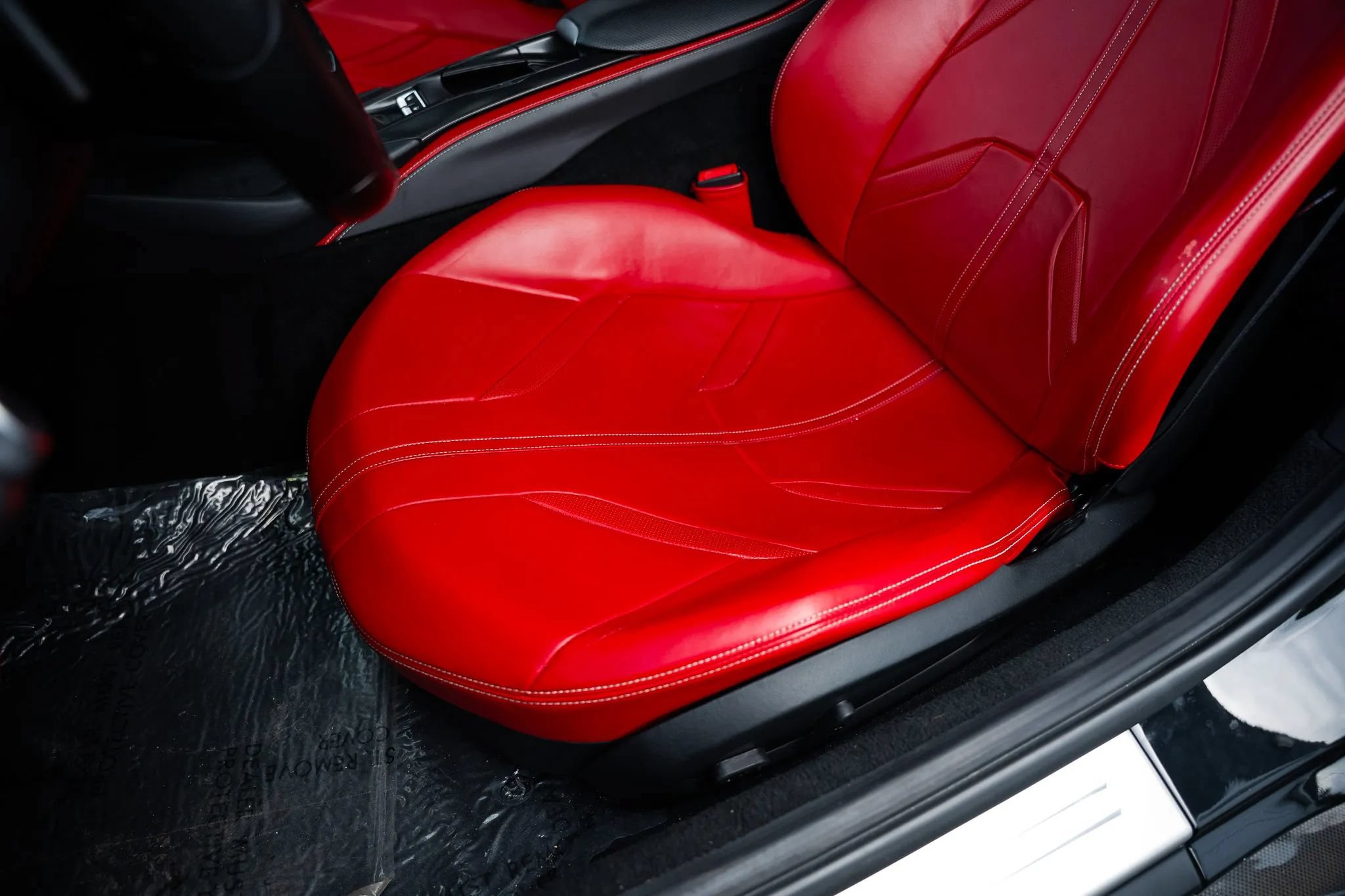 Used 2019 Ferrari 812 Superfast RWD image 16