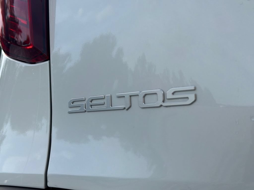 Used 2024 Kia Seltos EX FWD image 18