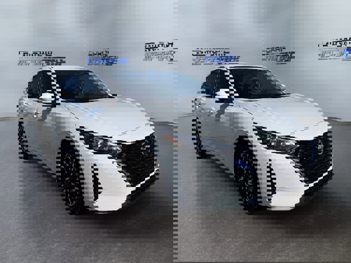 Used 2024 Nissan Sentra SV image 3