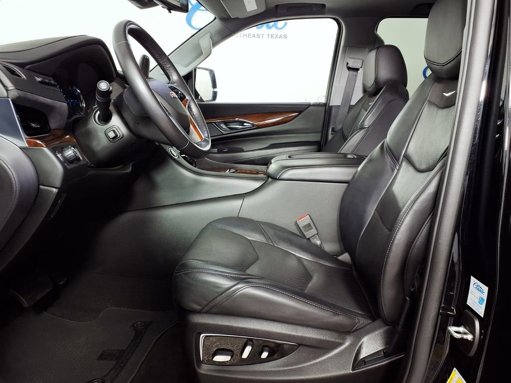 Used 2020 Cadillac Escalade Premium Luxury RWD image 7