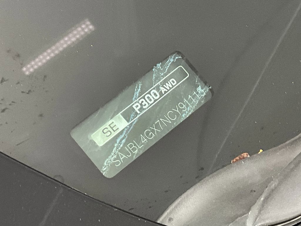 Used 2022 Jaguar XF R-Dynamic SE image 31