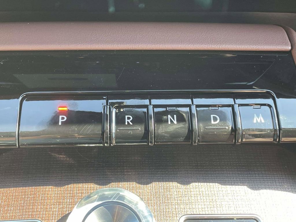 New 2025 Lincoln Navigator L Reserve image 16