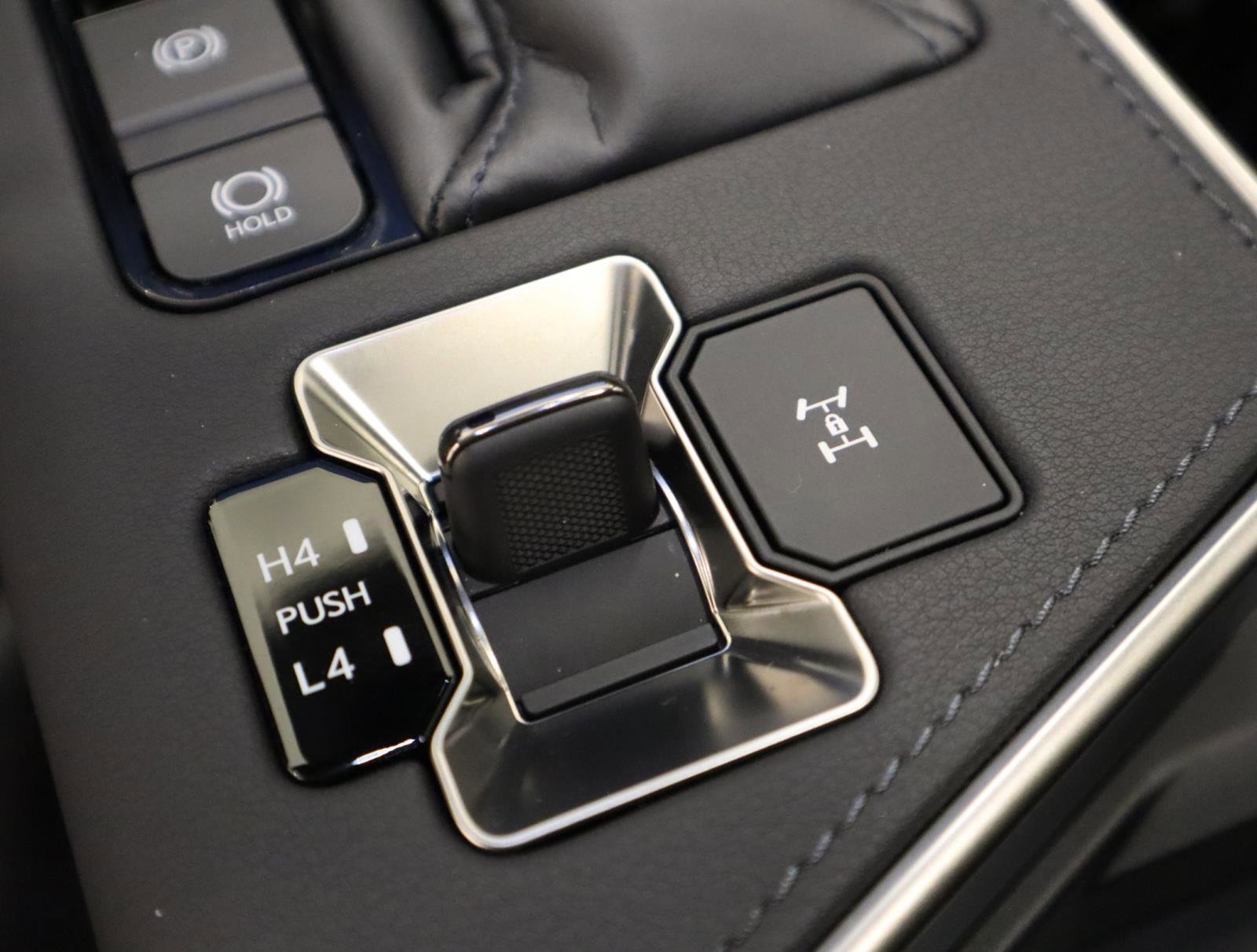 Used 2024 Lexus GX 550 w/ Accessory Package (Z1) image 34