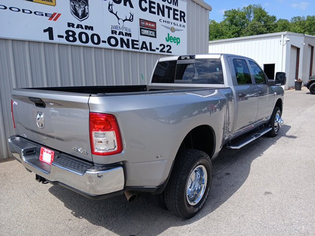 Used 2024 RAM 3500 Tradesman w/ Chrome Appearance Group AWD/4WD image 3