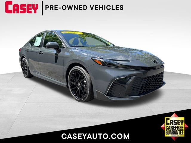 Used 2026 Toyota Camry SE FWD image 1