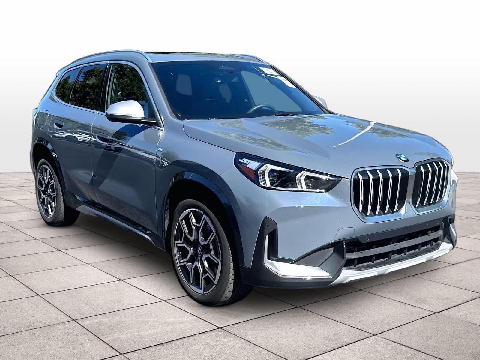 Used 2023 BMW X1 xDrive28i w/ Convenience Package AWD/4WD image 3
