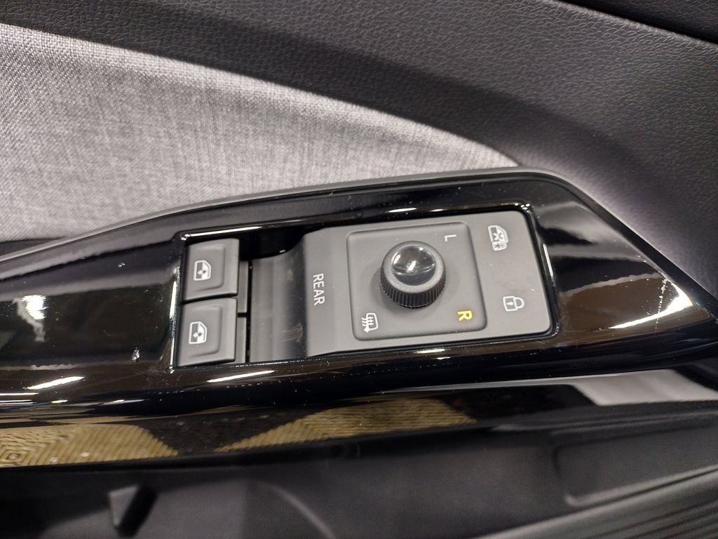 New 2026 Volkswagen ID.4 Pro image 17