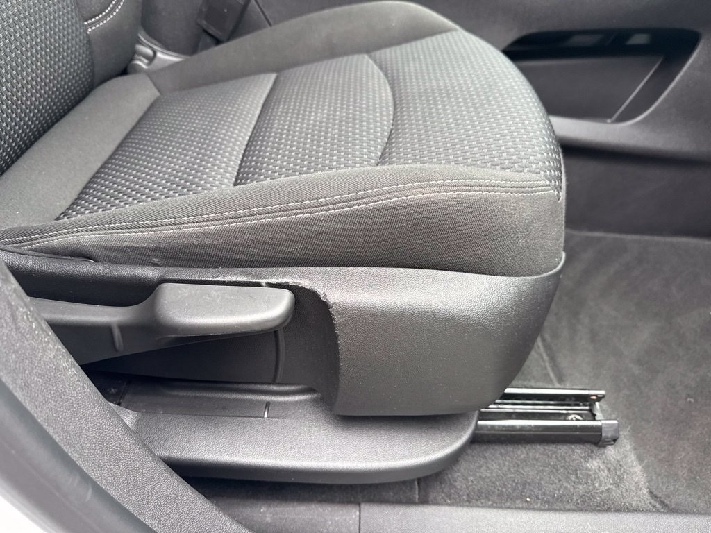 Used 2024 GMC Terrain SLE AWD/4WD image 35