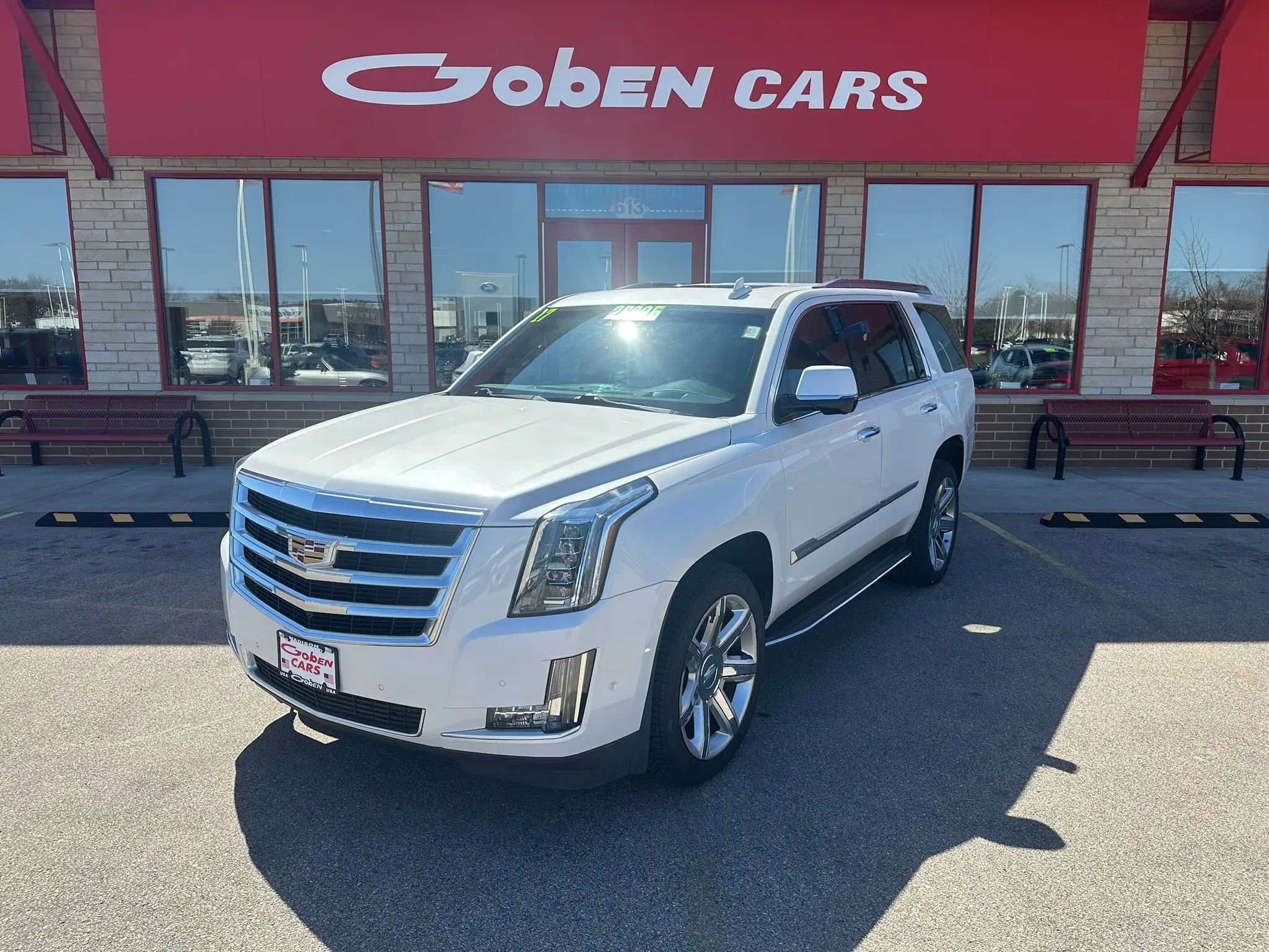 Used 2017 Cadillac Escalade Luxury image 1