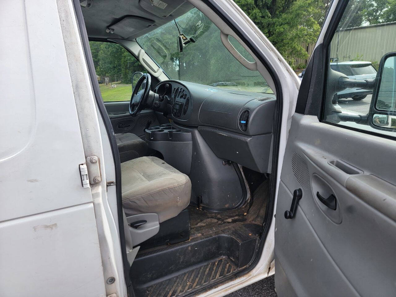 Used 2007 Ford E-150 and Econoline 150 RWD image 14