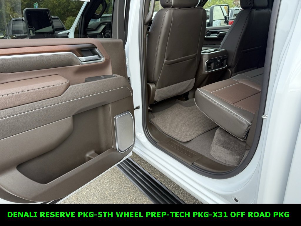 New 2026 GMC Sierra 3500 Denali w/ Denali Reserve Package image 9