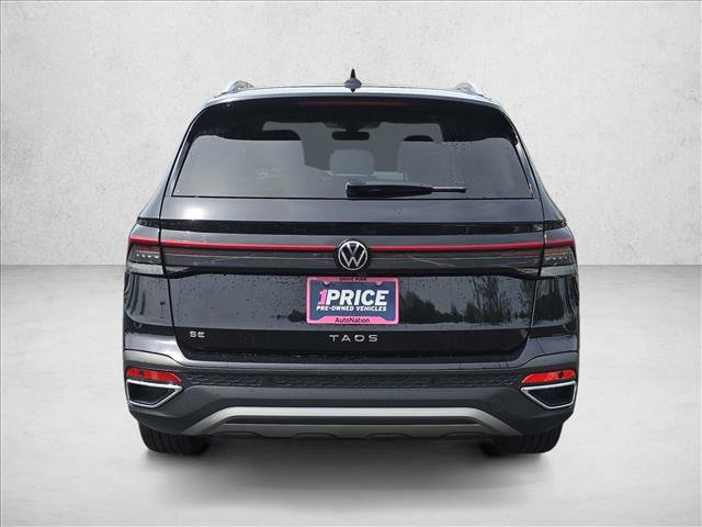 Used 2025 Volkswagen Taos SE image 5