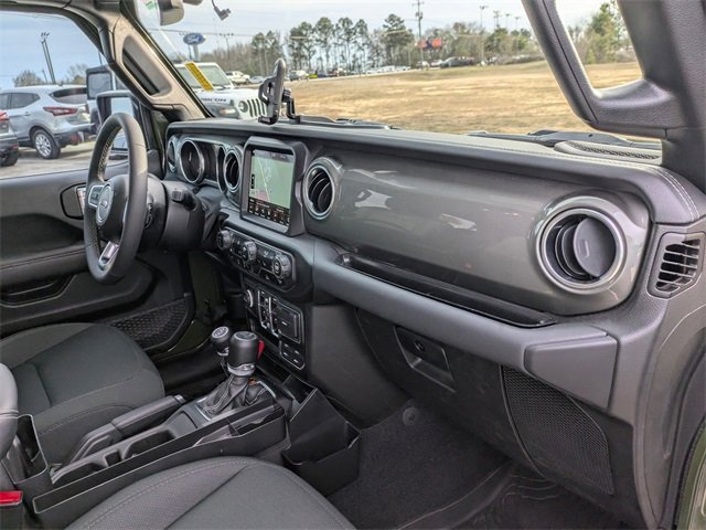 Used 2023 Jeep Wrangler Sahara w/ Cold Weather Group image 33