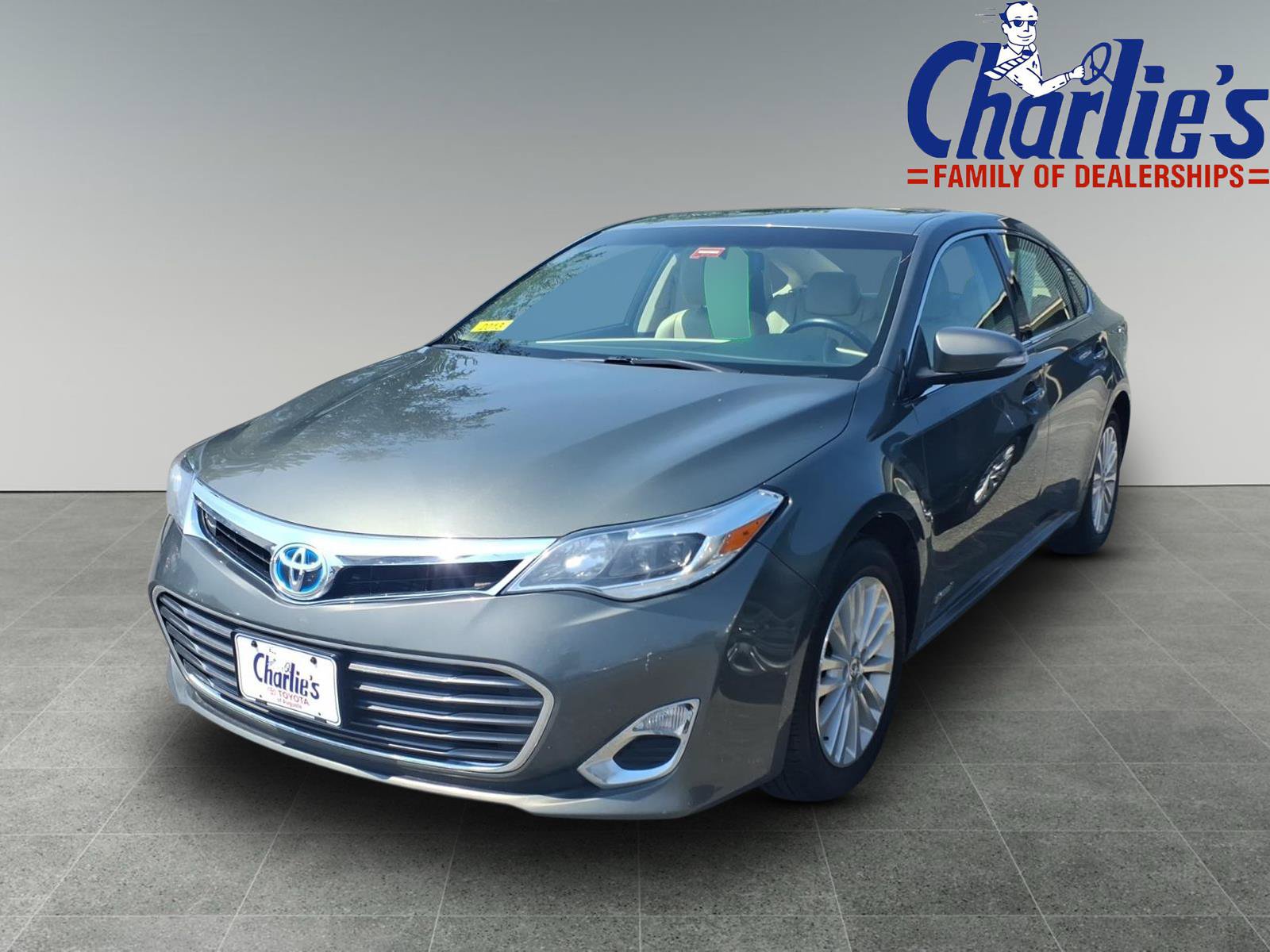 Used 2013 Toyota Avalon XLE Premium FWD image 1