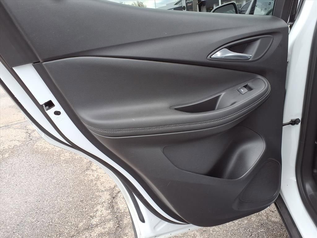 Certified 2020 Buick Encore GX Essence image 26