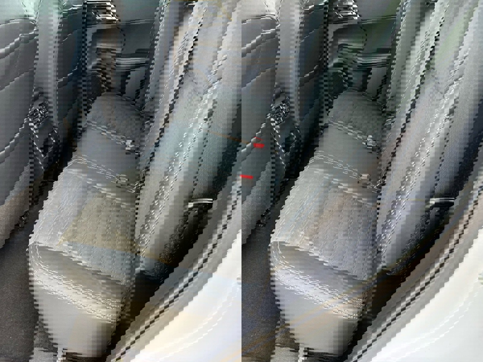 Used 2022 Mitsubishi Outlander SE image 15