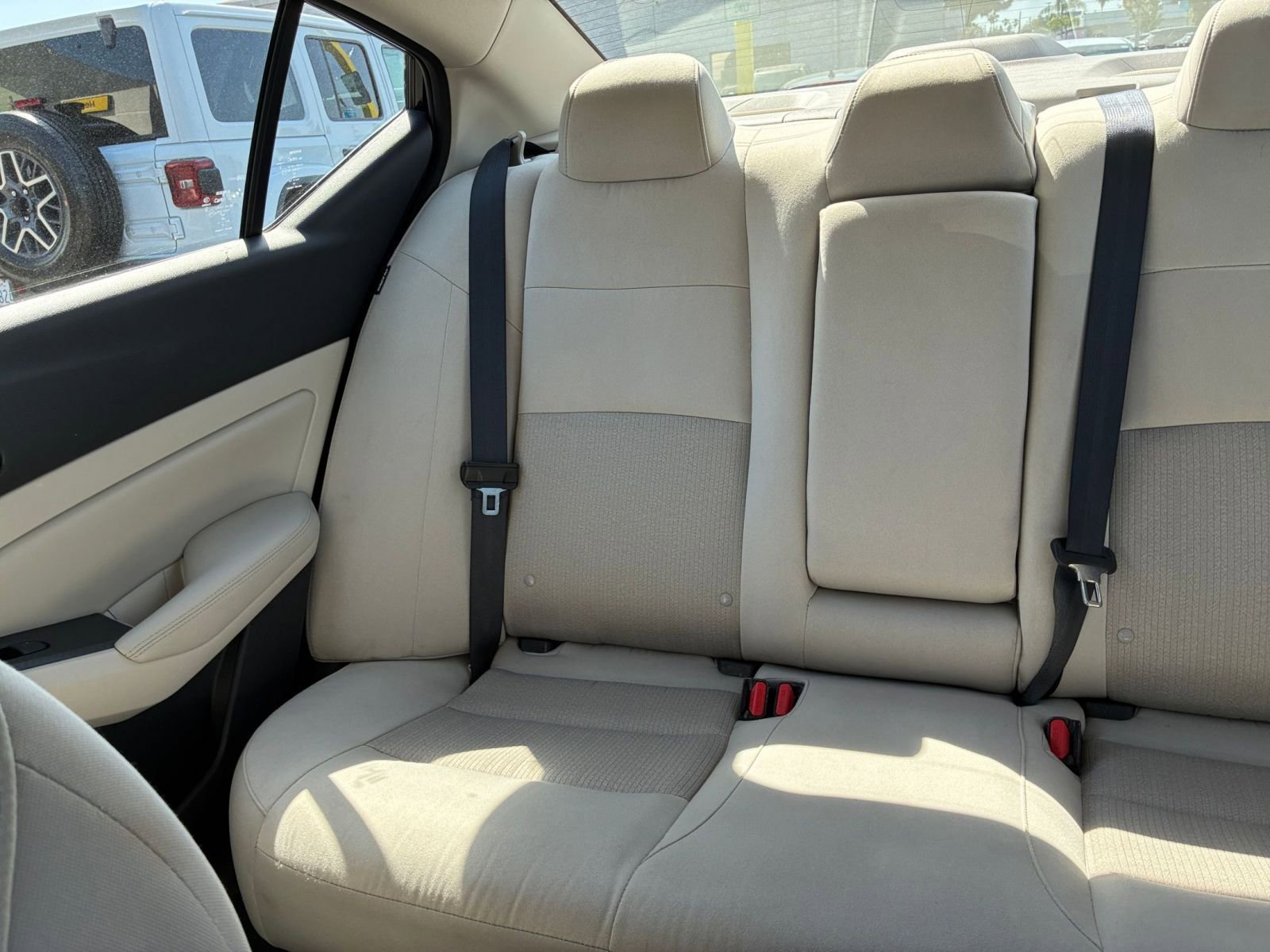 Used 2025 Nissan Altima 2.5 SV FWD image 39