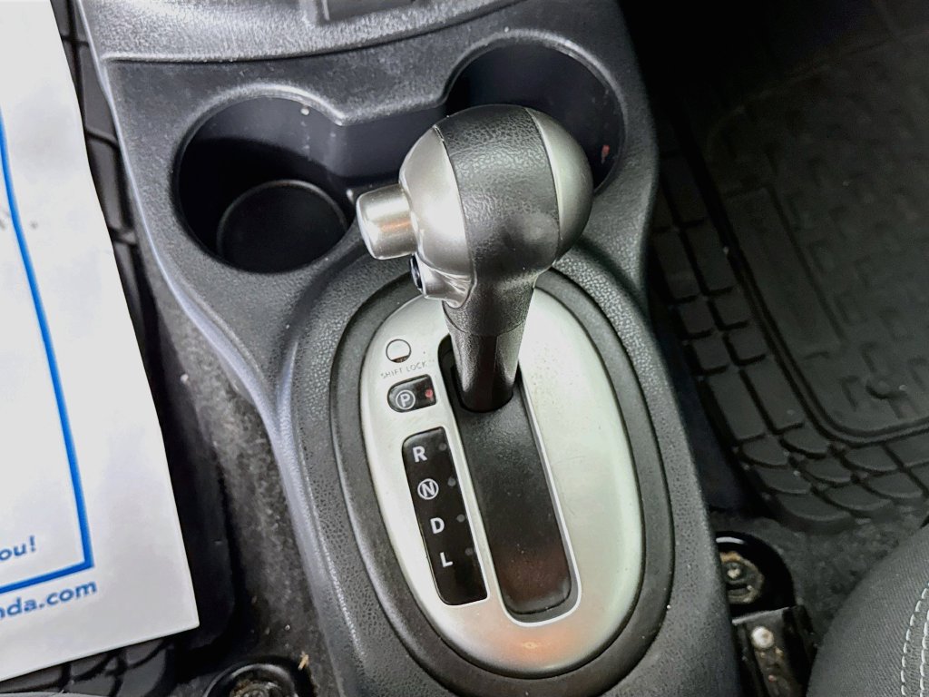 Used 2017 Nissan Versa SV FWD image 18