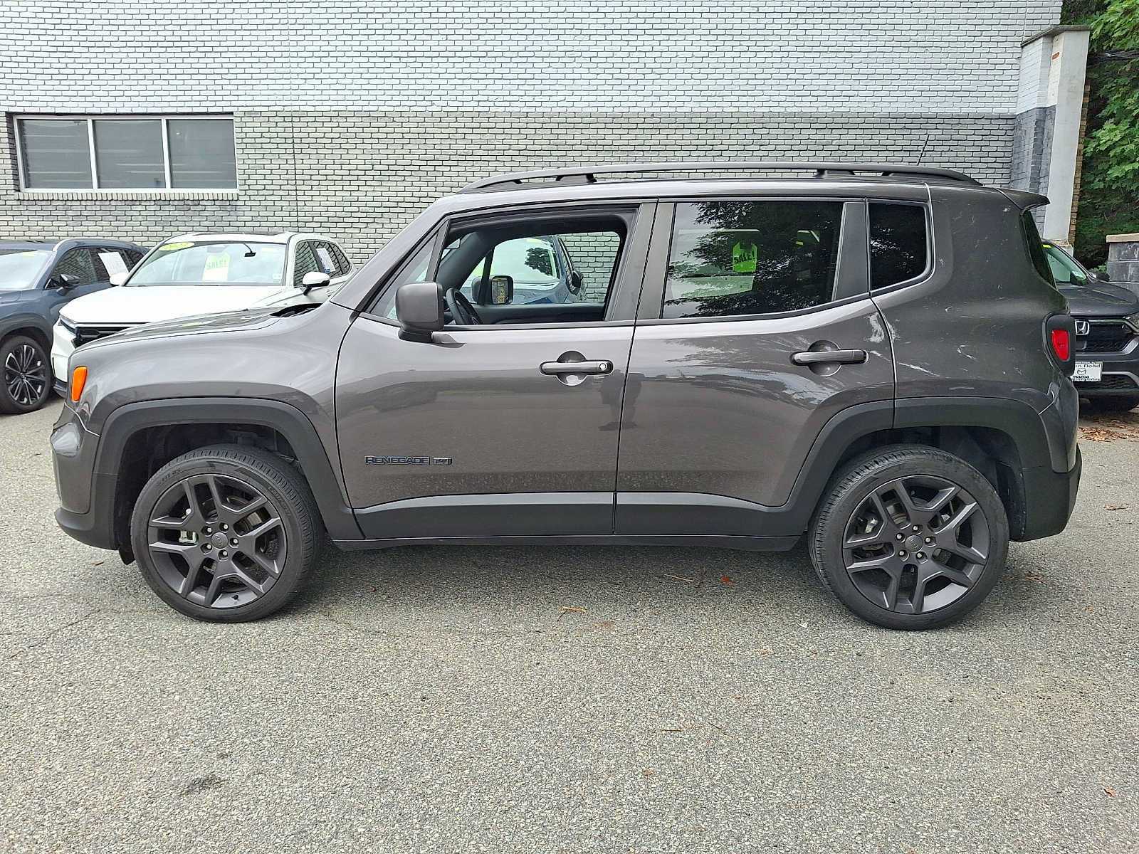 Used 2021 Jeep Renegade Latitude AWD/4WD image 7