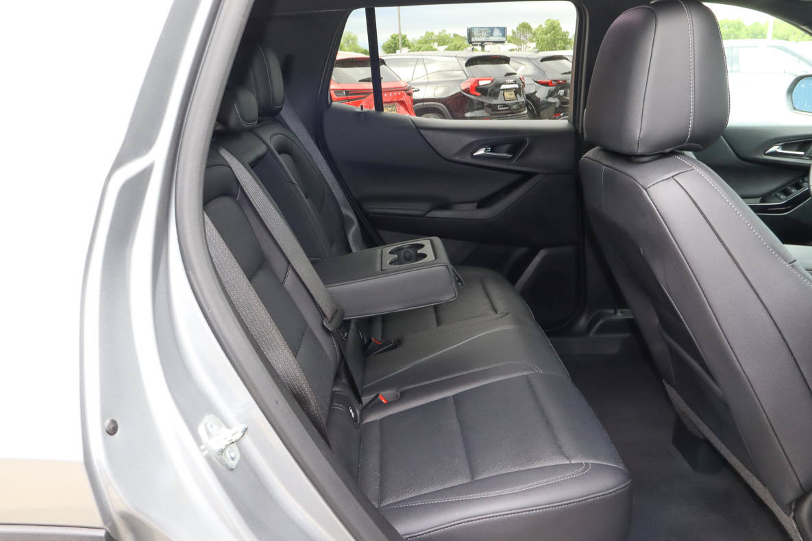 Used 2025 Chevrolet Equinox LT w/ Convenience Package II FWD image 25