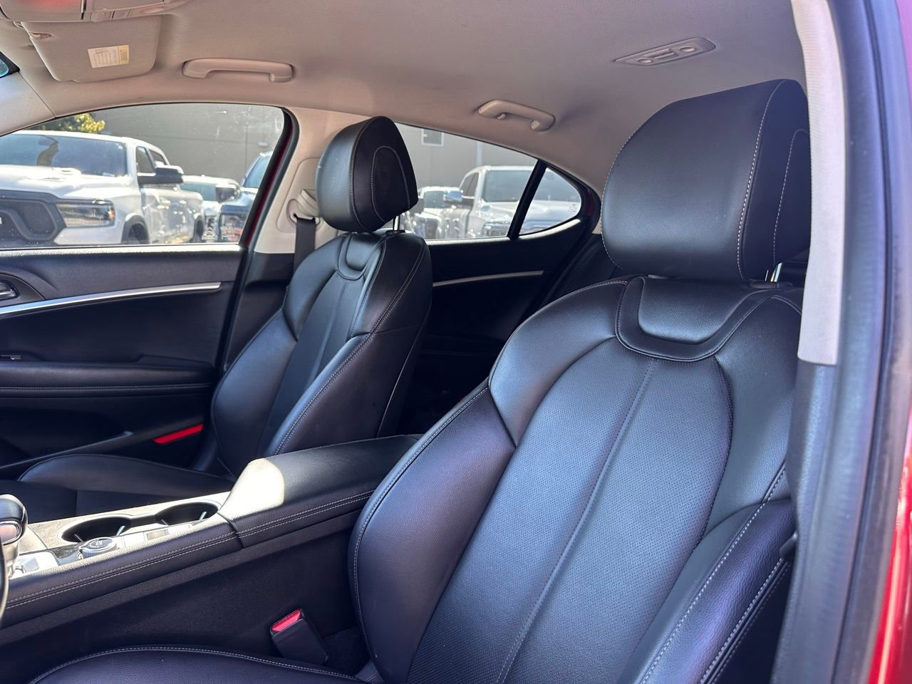 Used 2023 Genesis G70 2.0T image 21