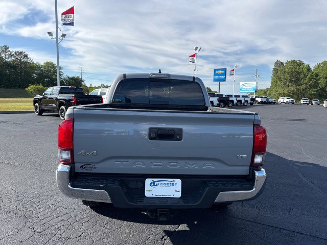 Used 2021 Toyota Tacoma SR5 AWD/4WD image 4