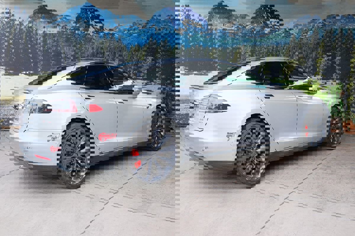 Used 2016 Tesla Model S P90D image 6