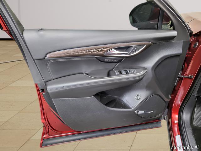 Used 2023 Buick Envision Avenir AWD/4WD image 23