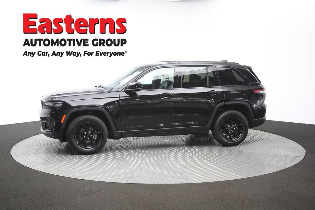 Used 2025 Jeep Grand Cherokee Altitude AWD/4WD image 59