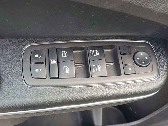 Used 2023 Chrysler 300 Touring L w/ Safetytec Plus Group image 16