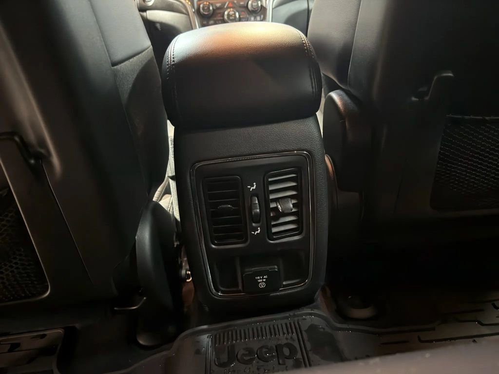 Used 2017 Jeep Grand Cherokee Altitude image 17