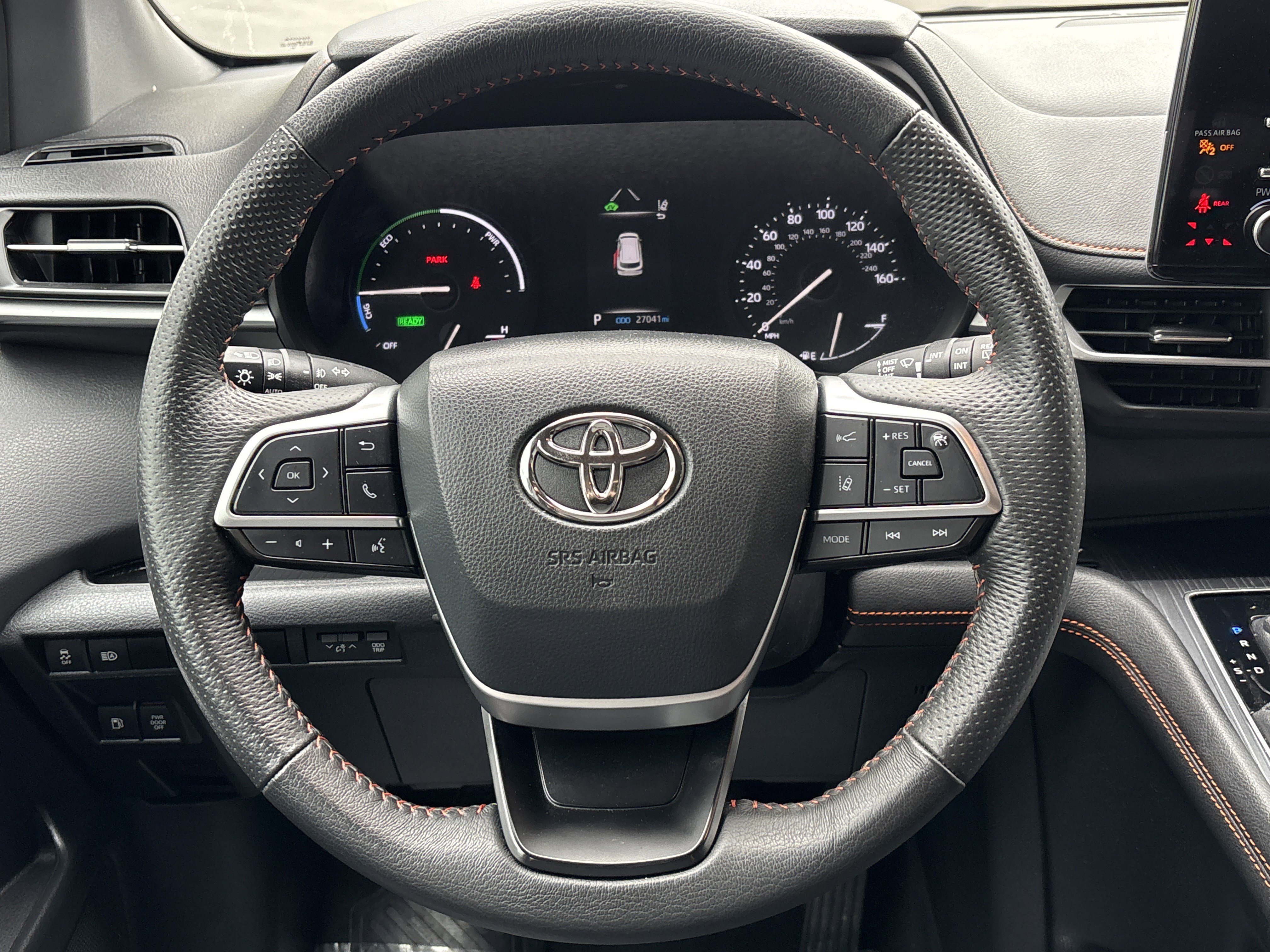 Used 2024 Toyota Sienna XSE FWD image 17