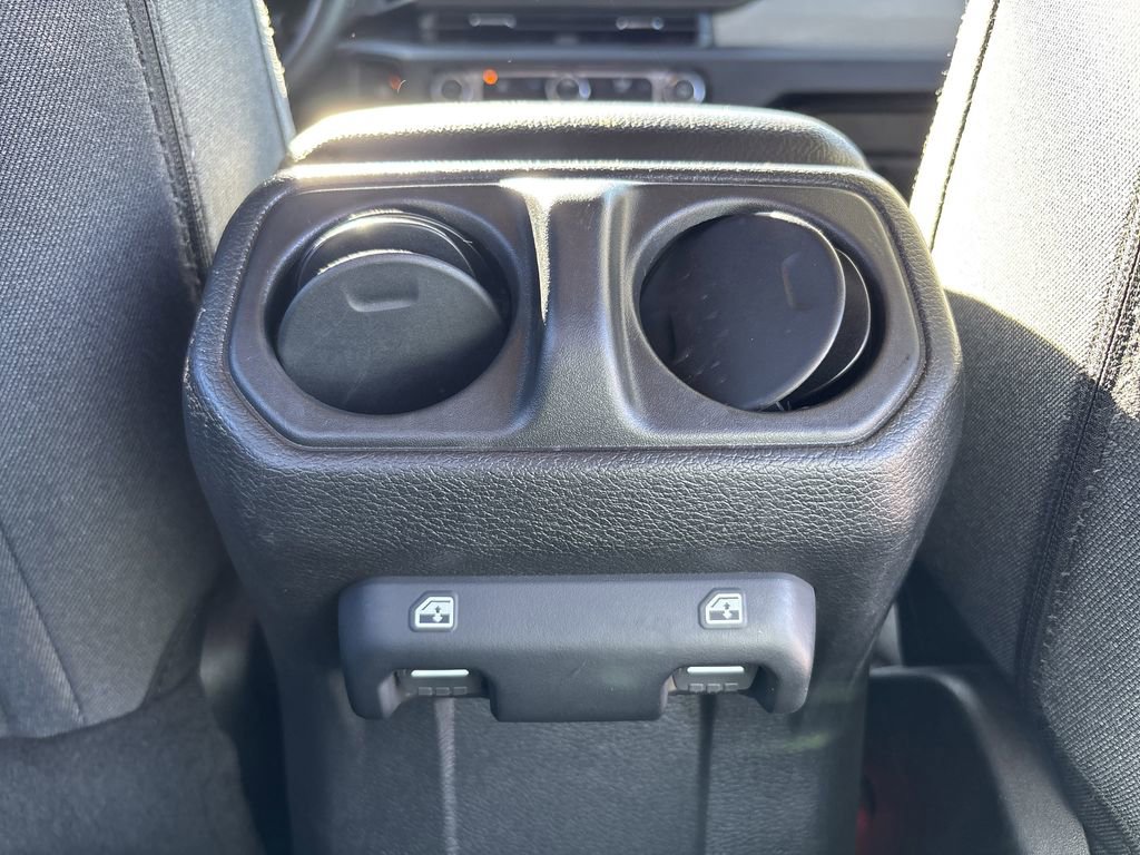 Used 2025 Jeep Wrangler Sport image 21