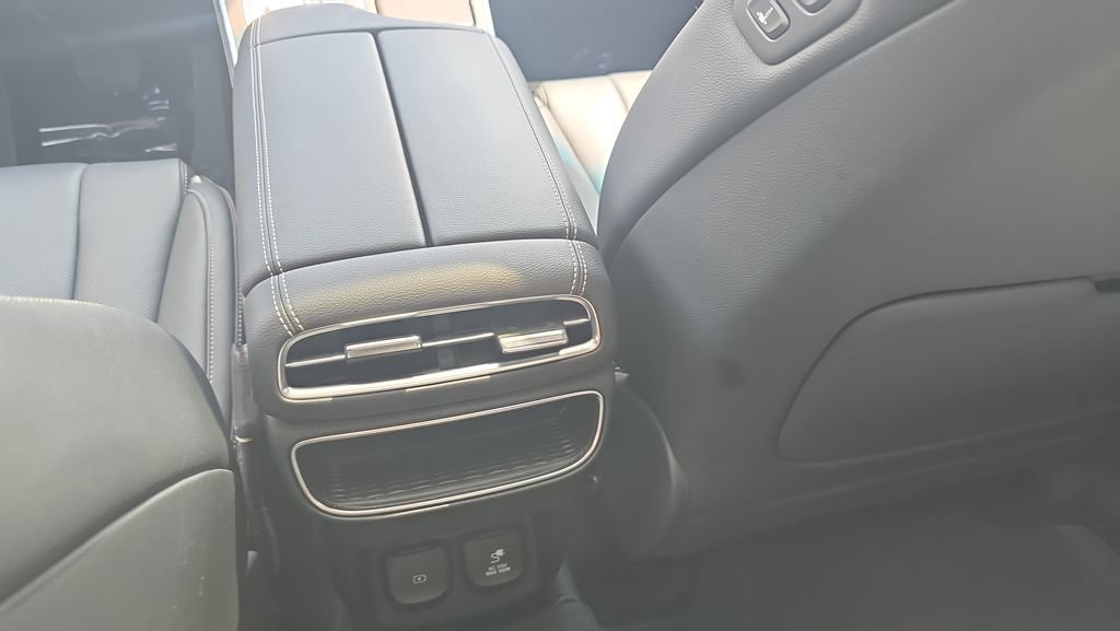 Used 2024 Genesis GV80 3.5T AWD/4WD image 11