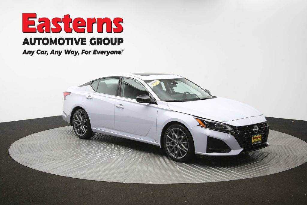 Used 2023 Nissan Altima 2.0 SR FWD image 50