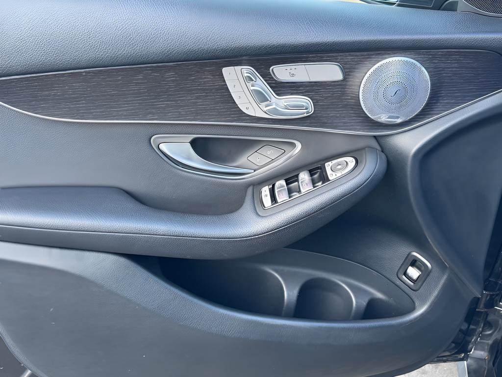 Used 2021 Mercedes-Benz GLC 300 4MATIC image 27