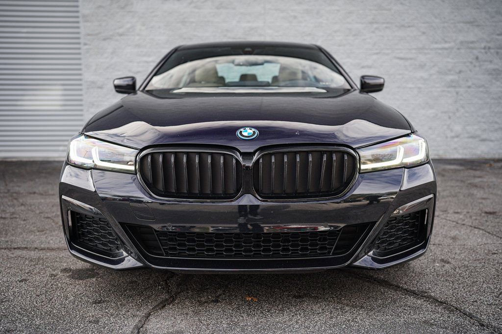 Used 2023 BMW 530e w/ M Sport Package image 5