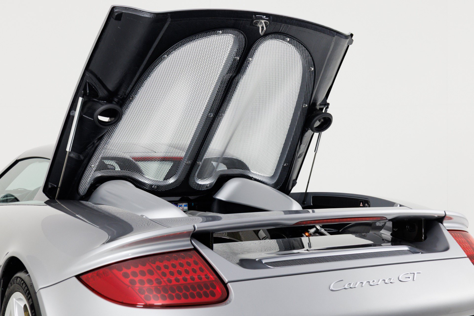Used 2004 Porsche Carrera GT RWD image 52