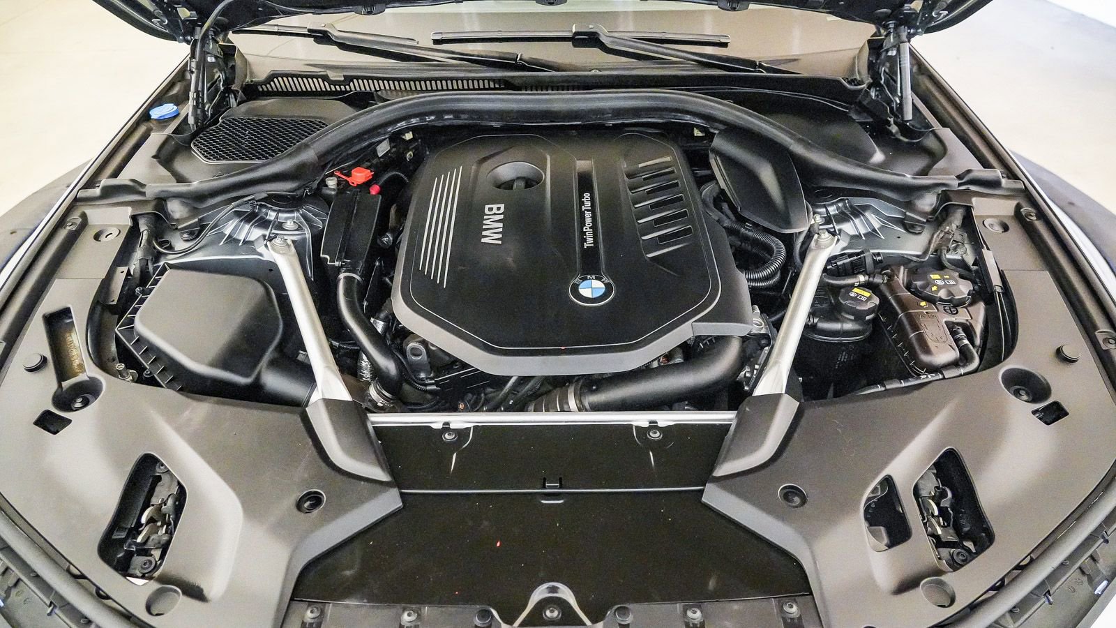 Used 2018 BMW 540i RWD image 28