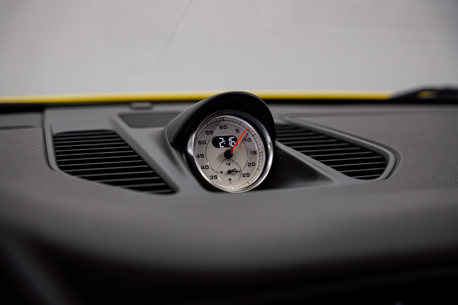 Used 2018 Porsche 911 Carrera T RWD image 13