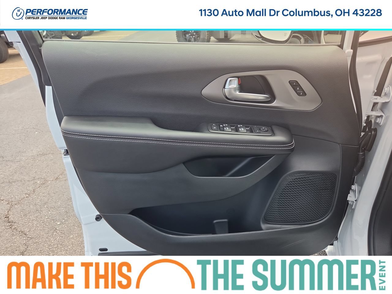 New 2027 Chrysler Pacifica Select FWD image 18