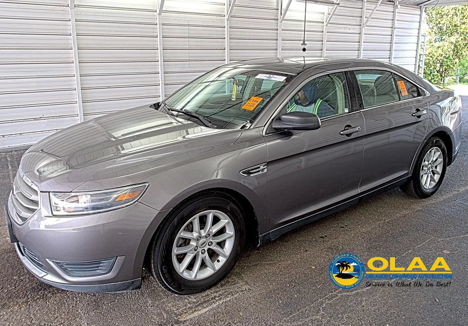 Used 2014 Ford Taurus SE FWD image 1