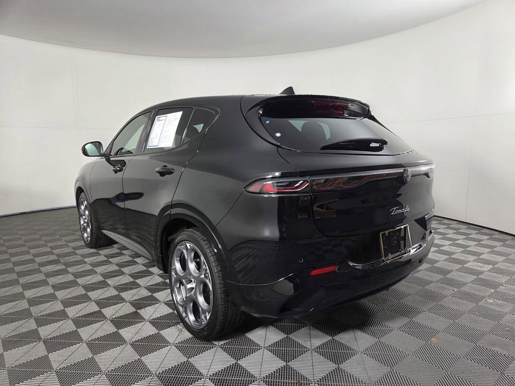 Used 2025 Alfa Romeo Tonale w/ Premium Package AWD/4WD image 7